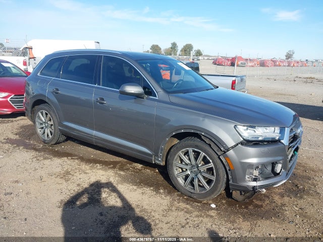 2017 AUDI Q7 WA1LAAF70HD033454 Photo 0