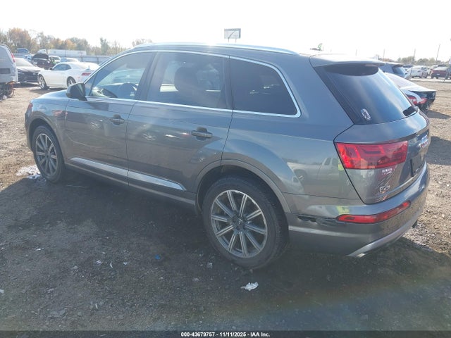2017 AUDI Q7 WA1LAAF70HD033454 Photo 2