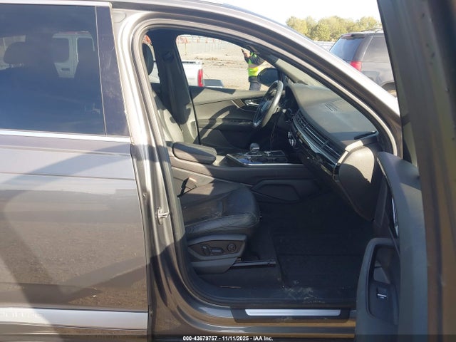 2017 AUDI Q7 WA1LAAF70HD033454 Photo 4