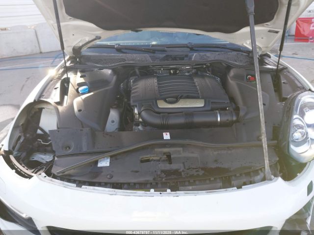 2017 PORSCHE CAYENNE WP1AA2A21HKA84342 Photo 9