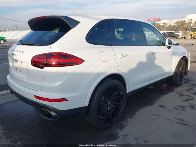 2017 PORSCHE CAYENNE WP1AA2A21HKA84342 Photo 3