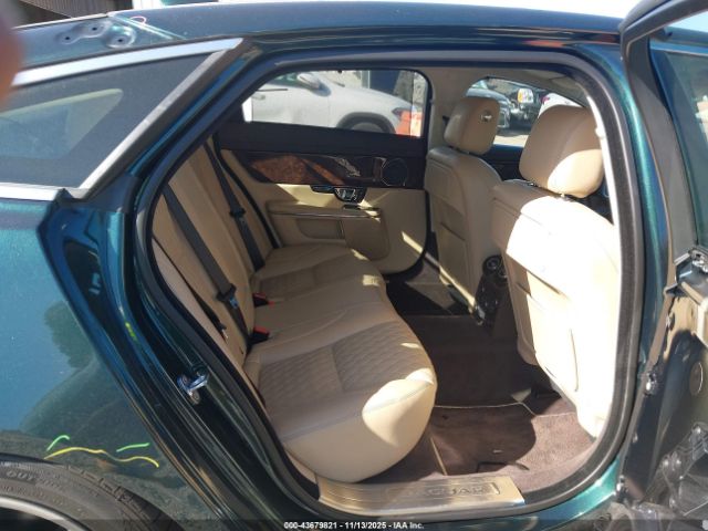 2017 JAGUAR XJ SAJWJ2GD1H8W04053 Photo 7