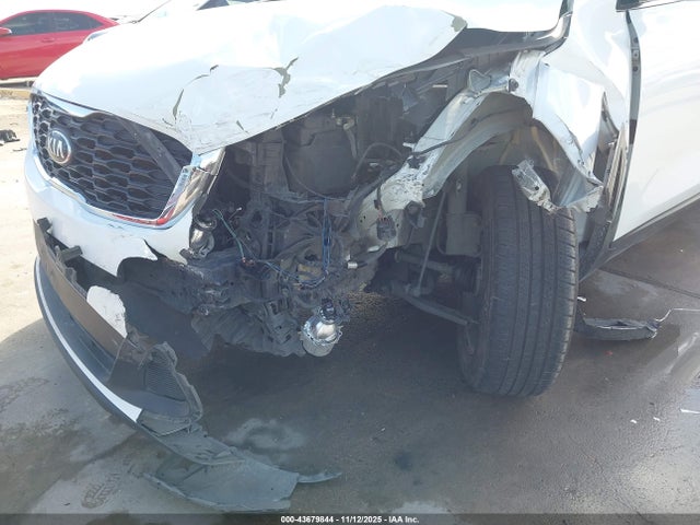 43679844 :رقم المزاد ، 5XYPG4A53LG616432 vin ، 2020 Kia Sorento 3.3l Lx مزاد بيع