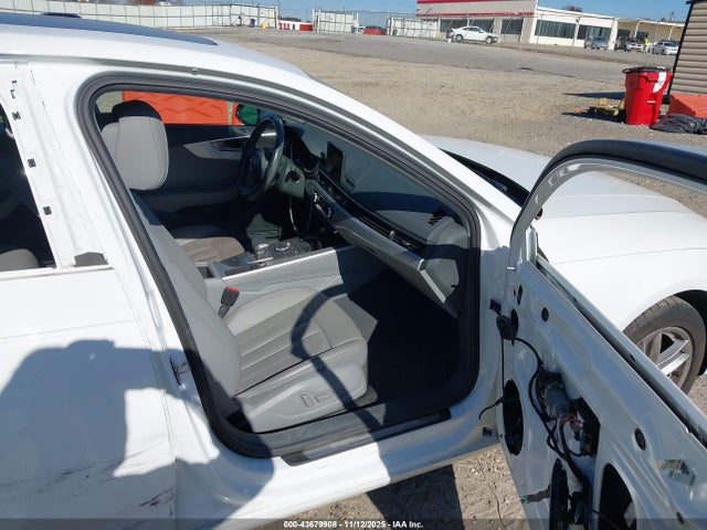 2017 AUDI A4 WAUGMAF44HN056408 Photo 4