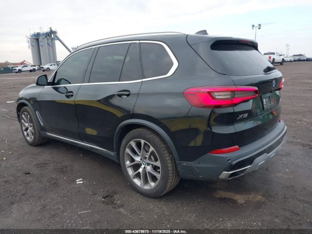 2019 BMW X5 5UXCR6C58KLL27193 Photo 2