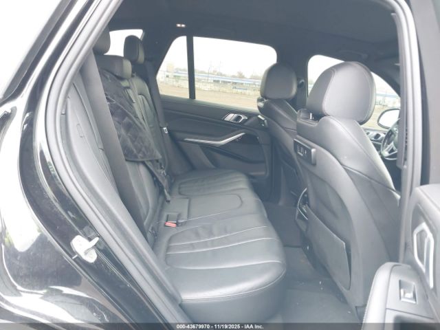 2019 BMW X5 5UXCR6C58KLL27193 Photo 7