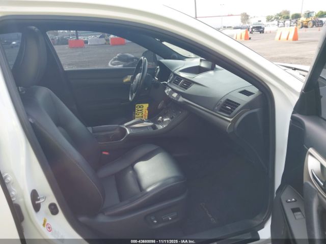 2017 LEXUS CT 200H JTHKD5BH0H2288520 Photo 4