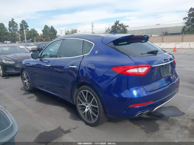 2017 MASERATI LEVANTE ZN661YUS4HX224598 Photo 2