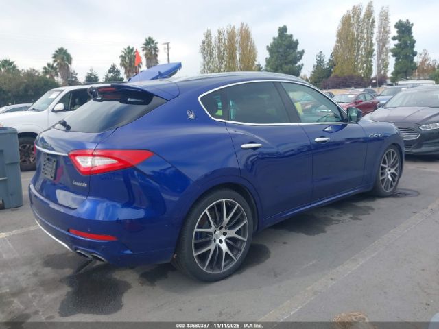 2017 MASERATI LEVANTE ZN661YUS4HX224598 Photo 3