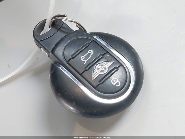 2016 MINI CLUBMAN WMWLN9C56G2E47991 Photo 10