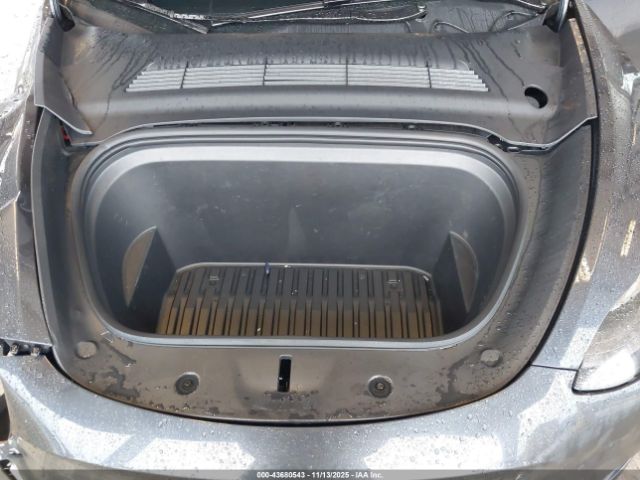 2024 TESLA MODEL Y 7SAYGDED8RF211661 Photo 9