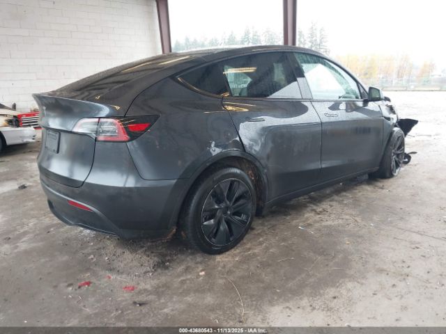 2024 TESLA MODEL Y 7SAYGDED8RF211661 Photo 3
