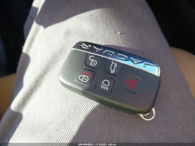 2018 JAGUAR F-PACE SADCJ2FXXJA275563 Photo 10