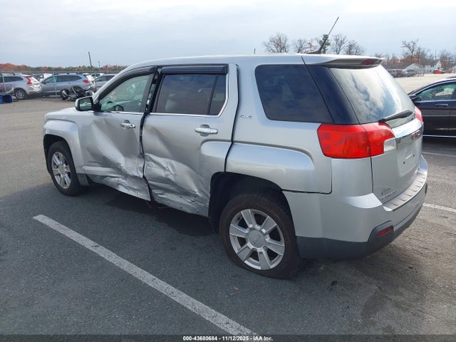 2011 GMC TERRAIN 2CTFLRECXB6474335 Photo 2