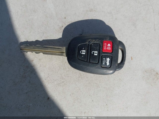 5YFBURHE8HP591679 Toyota COROLLA LE