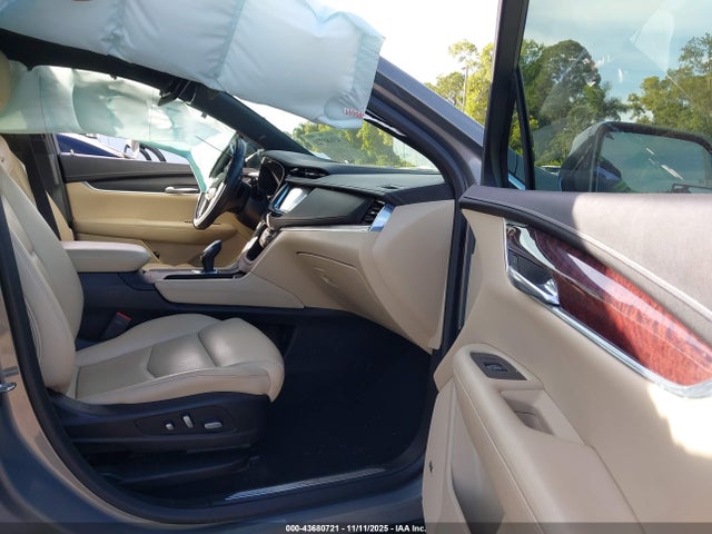 2019 CADILLAC XT5 1GYKNCRS1KZ243616 Photo 4