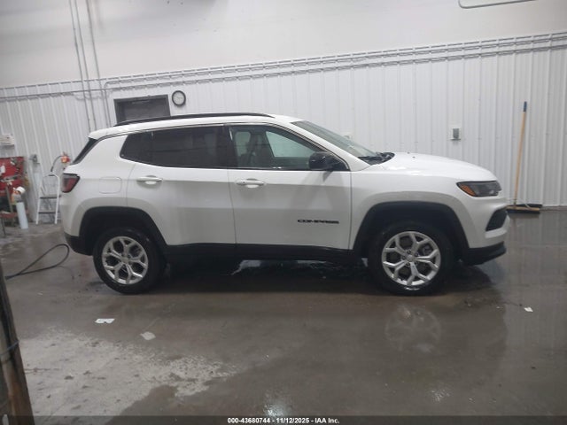 3C4NJDBN9RT111908 Jeep Compass Latitude 4x4