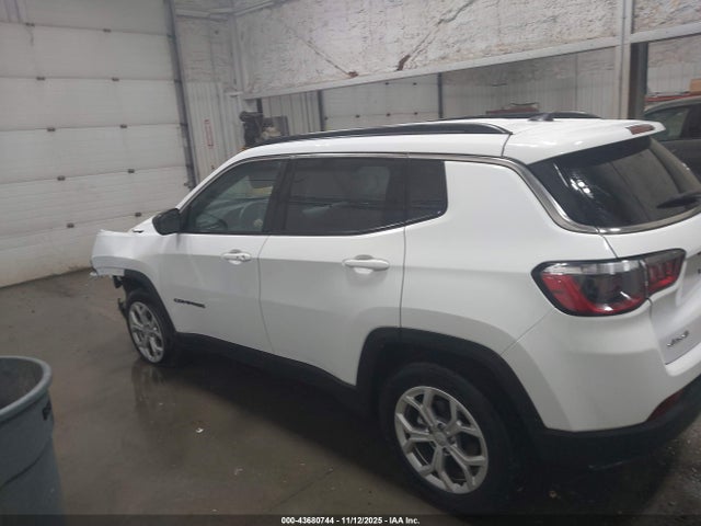 3C4NJDBN9RT111908 Jeep Compass Latitude 4x4