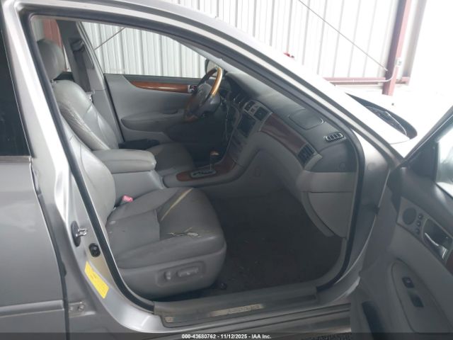 2005 LEXUS ES 330 JTHBA30G055084625 Photo 4