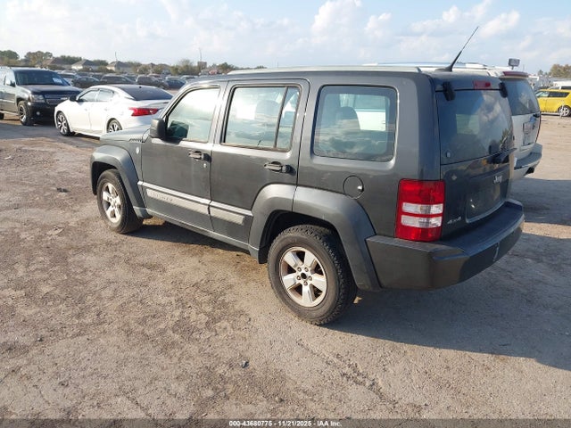 43680775 :رقم المزاد ، 1J4PN2GK2BW531424 vin ، 2011 Jeep Liberty Sport مزاد بيع