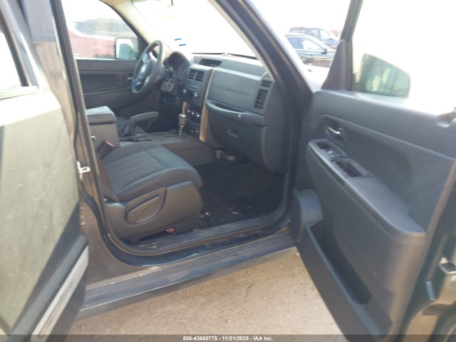 43680775 :رقم المزاد ، 1J4PN2GK2BW531424 vin ، 2011 Jeep Liberty Sport مزاد بيع