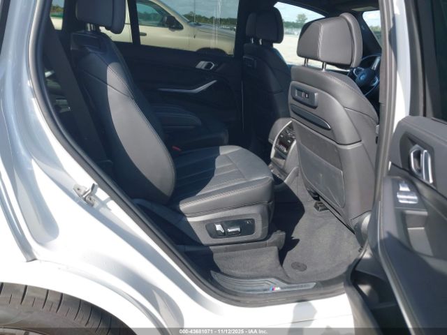 2022 BMW X7 5UXCW2C02N9K60324 Photo 7