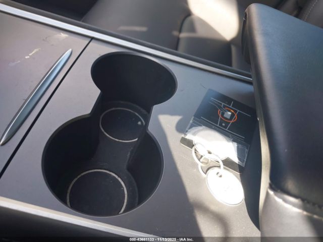 2023 TESLA MODEL Y 7SAYGDED0PF978241 Photo 10