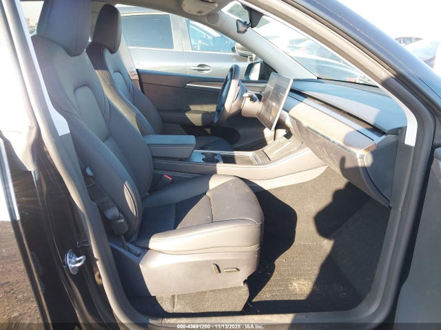 2025 TESLA MODEL Y 7SAYGDEE6SF238341 Photo 4