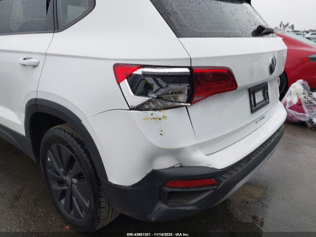 Продаж на аукціоні авто 2023 Volkswagen Taos 1.5t S, vin: 3VVCX7B28PM366247, номер лоту: 43681301