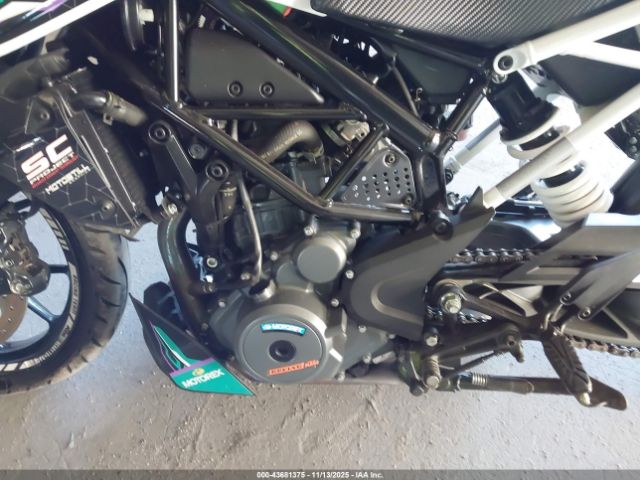 2022 KTM 390 MD2JPJ406NC236779 Photo 8