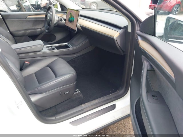 2023 TESLA MODEL Y 7SAYGDEE2PA029764 Photo 4