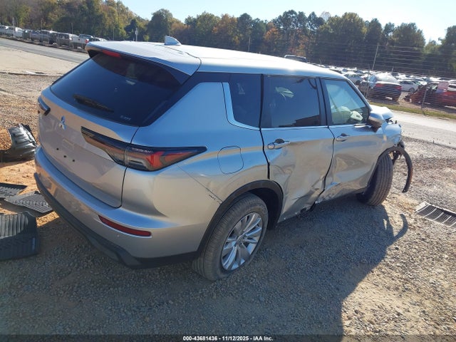 2025 MITSUBISHI OUTLANDER JA4J4UA8XSZ052443 Photo 3
