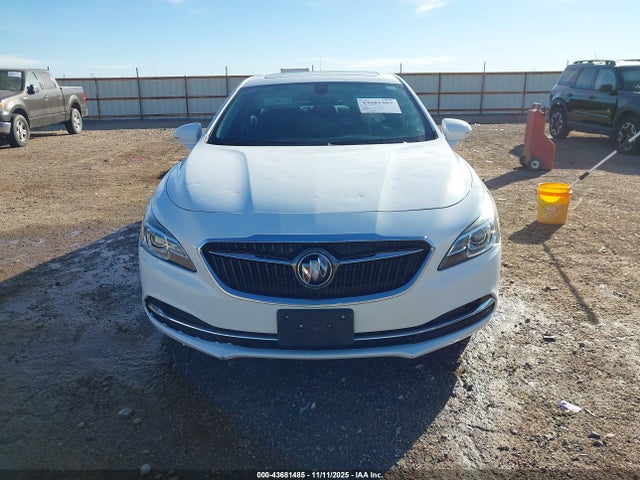 1G4ZP5SZ8JU125720 Buick Lacrosse Essence
