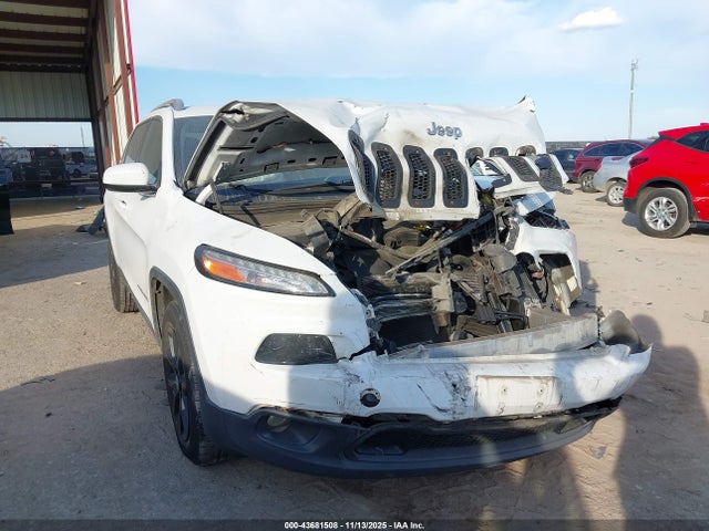 43681508 :رقم المزاد ، 1C4PJLCB8FW566620 vin ، 2015 Jeep Cherokee Latitude مزاد بيع