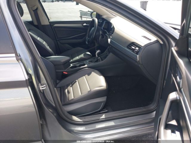 2022 VOLKSWAGEN JETTA 3VW7M7BU6NM032643 Photo 4