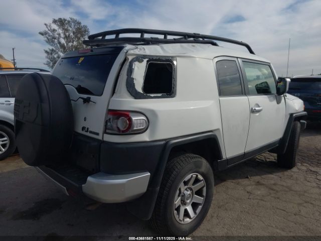 2014 TOYOTA FJ CRUISER JTEBU4BF4EK189751 Photo 3