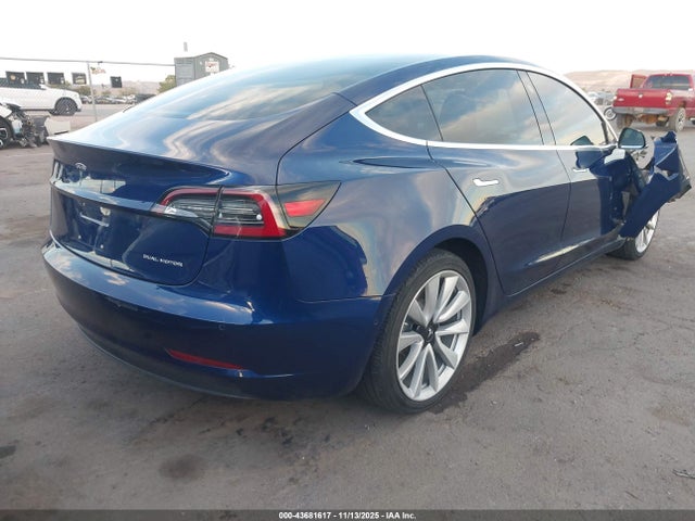 2018 TESLA MODEL 3 5YJ3E1EBXJF063690 Photo 3