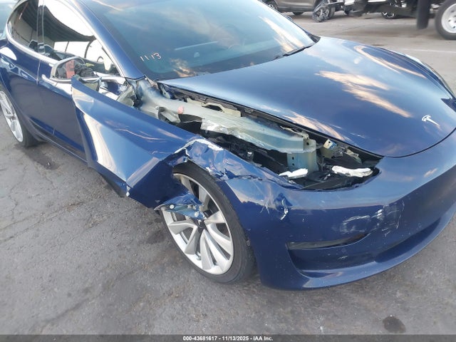2018 TESLA MODEL 3 5YJ3E1EBXJF063690 Photo 5