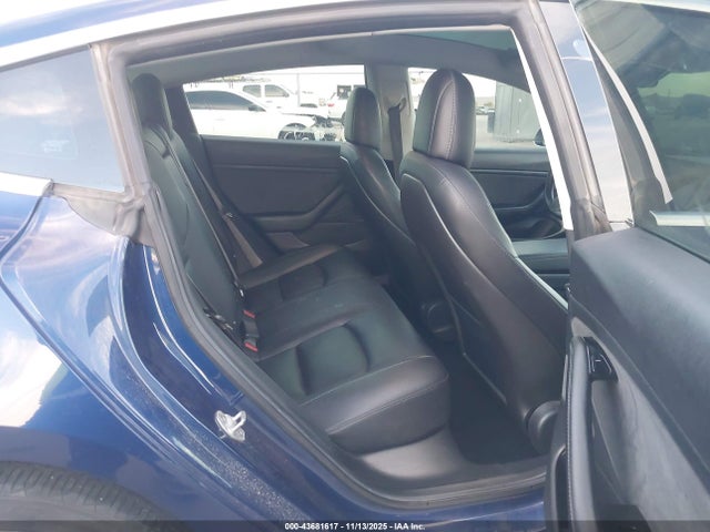 2018 TESLA MODEL 3 5YJ3E1EBXJF063690 Photo 7
