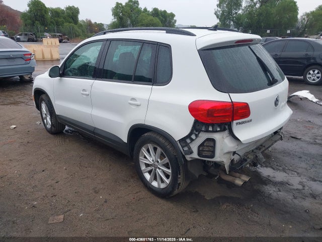 2015 VOLKSWAGEN TIGUAN WVGAV7AX8FW577984 Photo 2