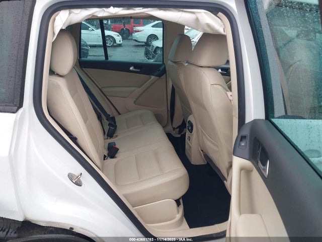 2015 VOLKSWAGEN TIGUAN WVGAV7AX8FW577984 Photo 7