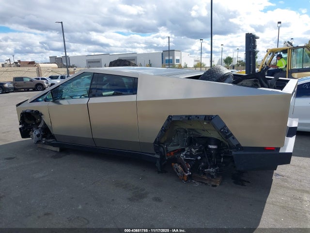 Tesla Cybertruck All-wheel Drive 2024 7G2CEHED5RA003803 Image 15