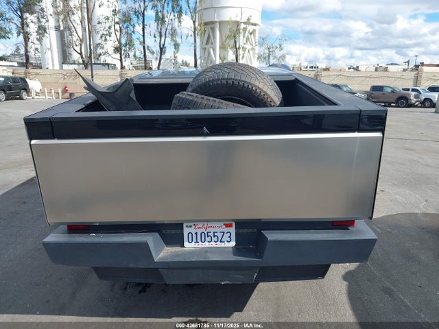 Tesla Cybertruck All-wheel Drive 2024 7G2CEHED5RA003803 Image 17