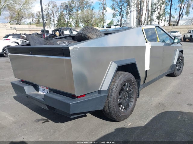 2024 TESLA CYBERTRUCK 7G2CEHED5RA003803 Photo 3