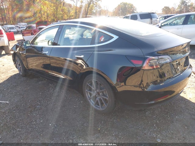 2018 TESLA MODEL 3 5YJ3E1EA0JF039518 Photo 2