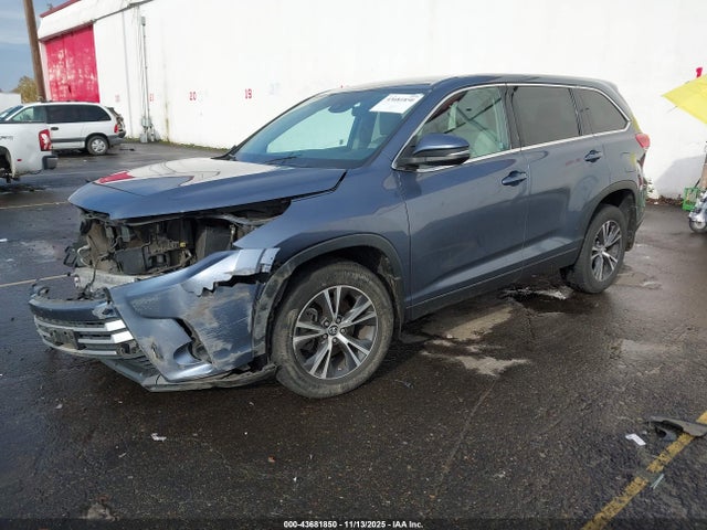 5TDBZRFH7KS722548 Toyota Highlander Le