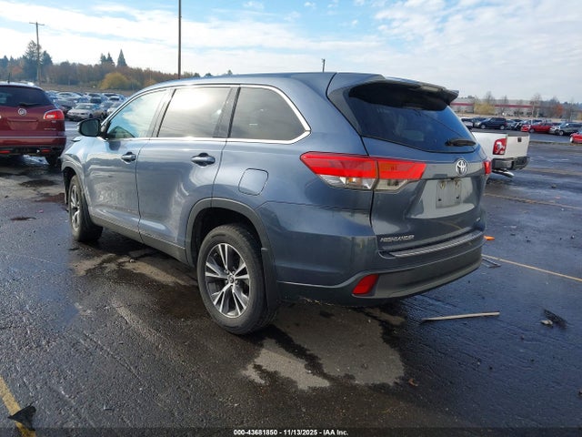 5TDBZRFH7KS722548 Toyota Highlander Le