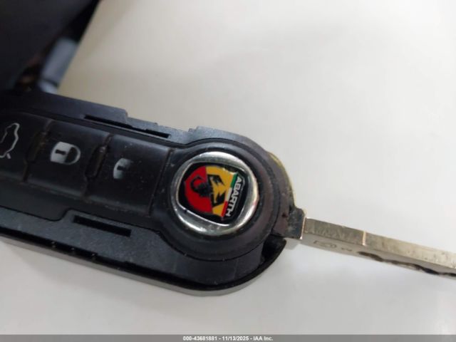 2013 FIAT 500 3C3CFFFH2DT607638 Photo 10