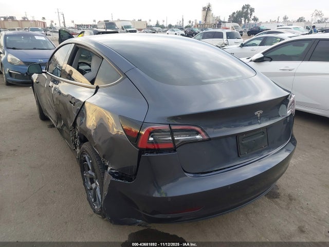 2022 TESLA MODEL 3 5YJ3E1EA9NF373956 Photo 2