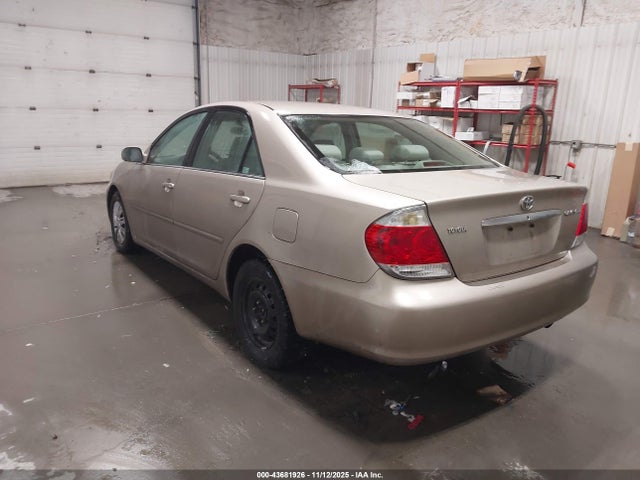 2006 TOYOTA CAMRY 4T1BE32K16U115097 Photo 2
